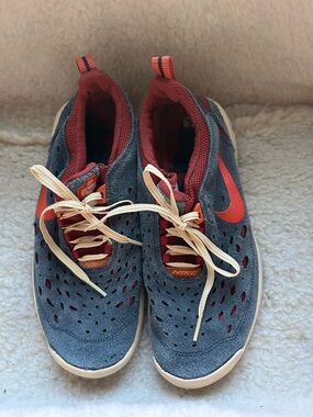 Nike Kids Blue and Red Low-Top Sneakers